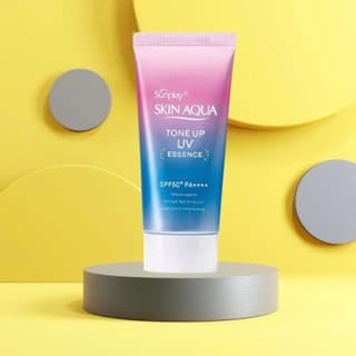 Kem chống nắng nâng tông Sunplay Skin Aqua Tone Up UV Essence Lavender SPF 50+ PA++ 50g